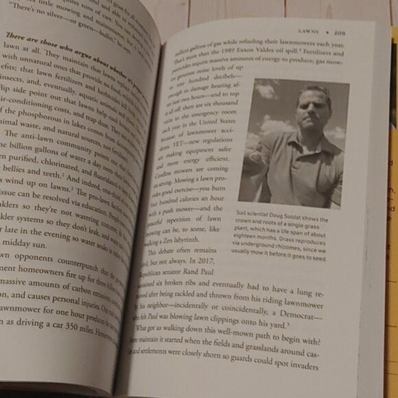 3/$13 A walk Around The Block By Spike Carlsen Adult Non Fiction Book - Picture 6 of 8